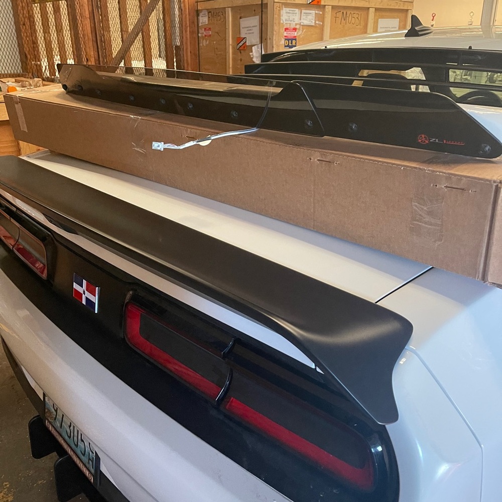 challenger spoiler with camera and zl1 wickerbill